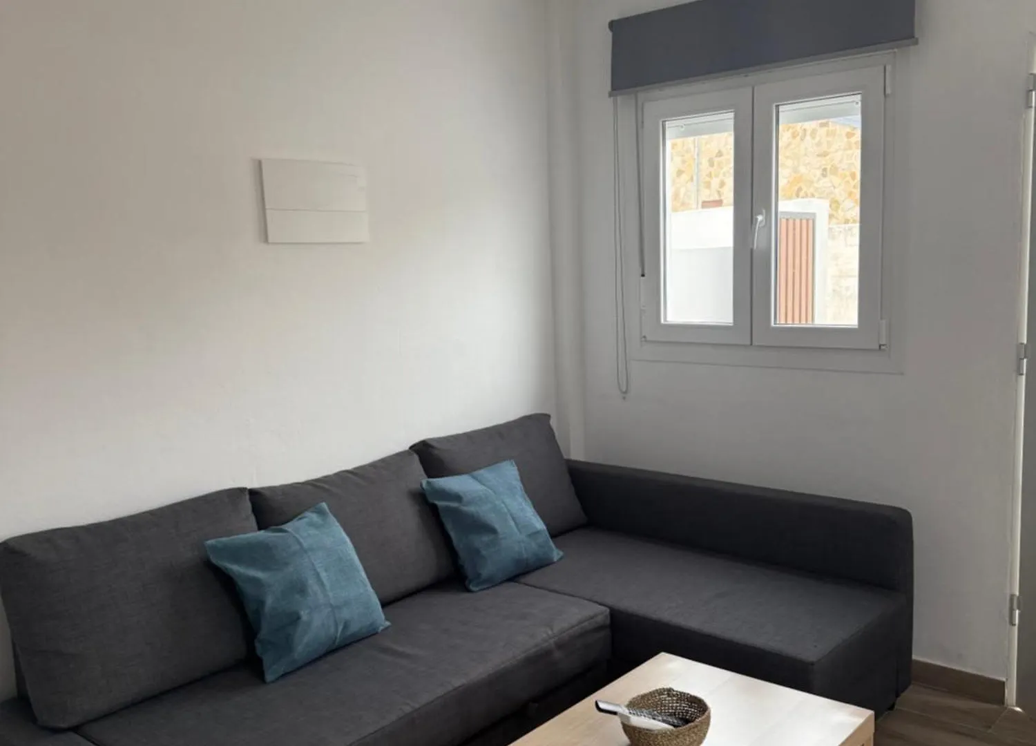 Apartamentos Bolonia - M A N U E L A