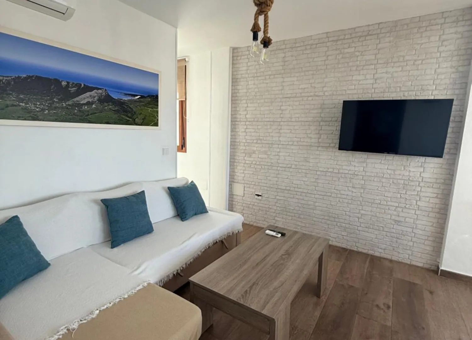 Apartamentos Bolonia - M A N U E L A Spain