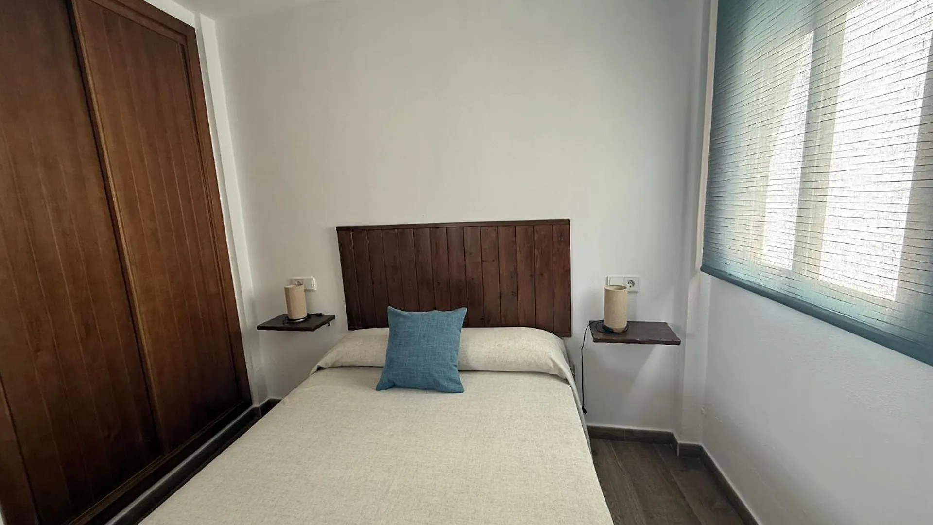Apartment Apartamentos Bolonia - M A N U E L A