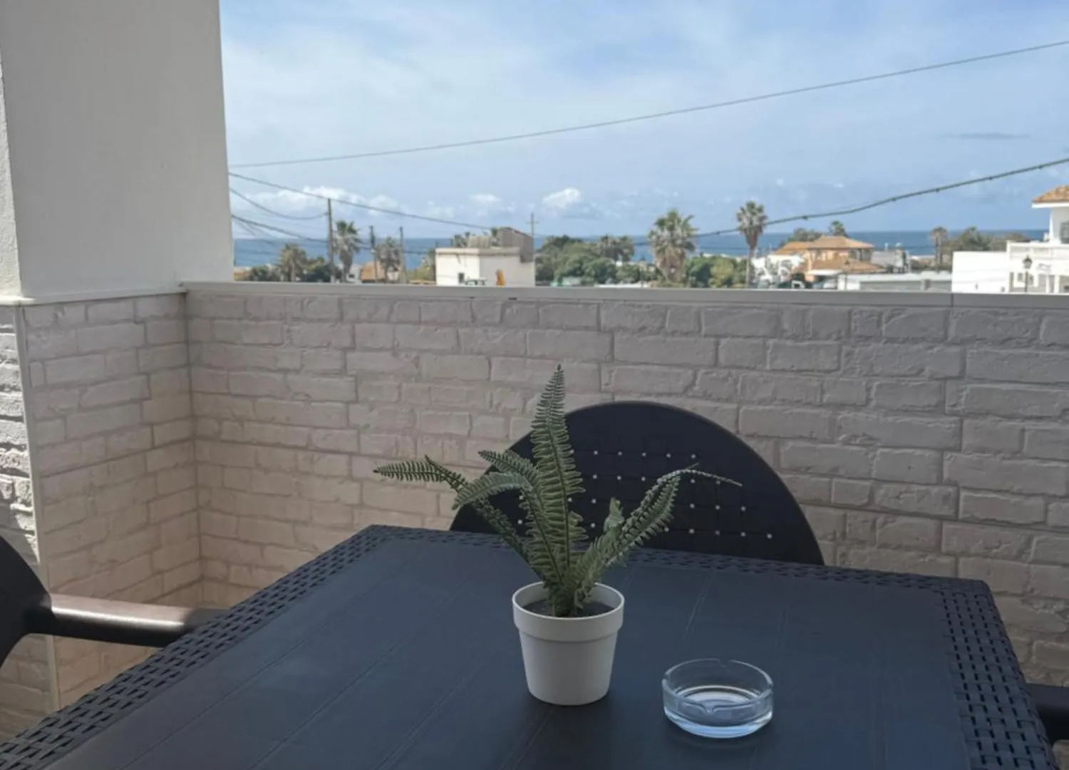 Apartamentos Bolonia - M A N U E L A